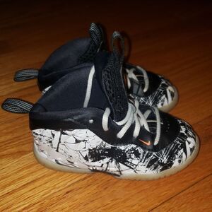Nike sneakers 